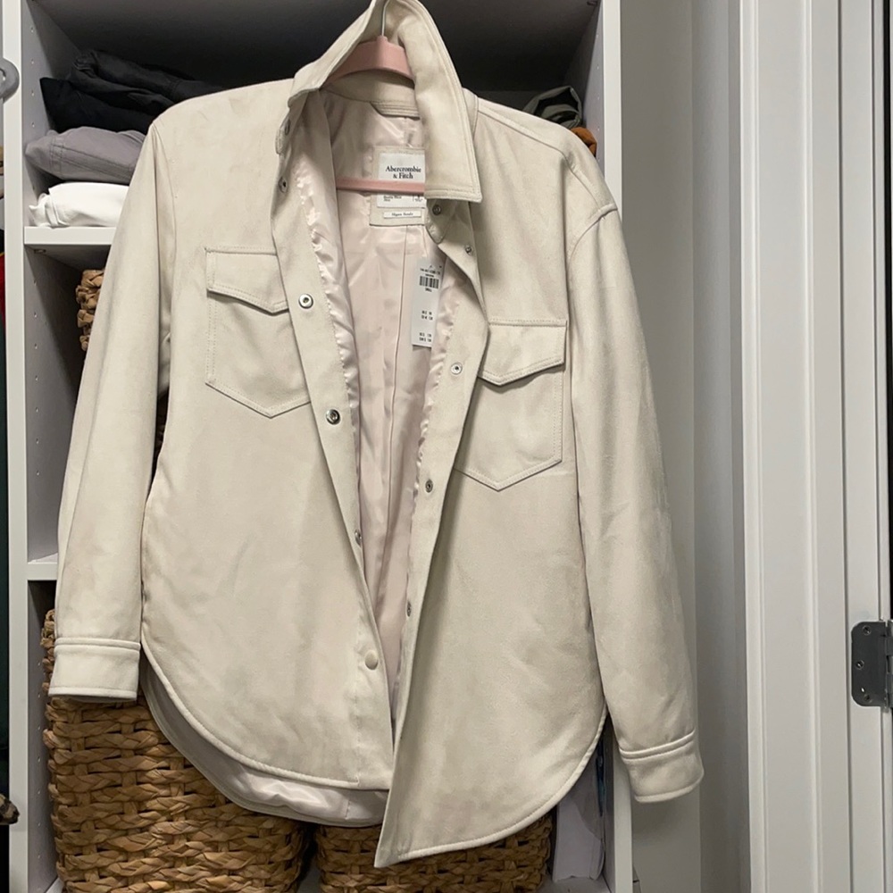 Abercrombie & Fitch “Cozy Shirt Jacket” in Suede
